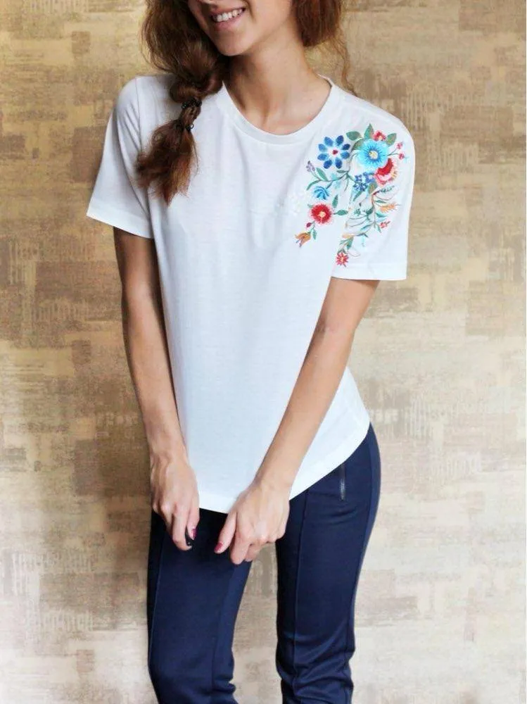 Flower embroidery T shirt