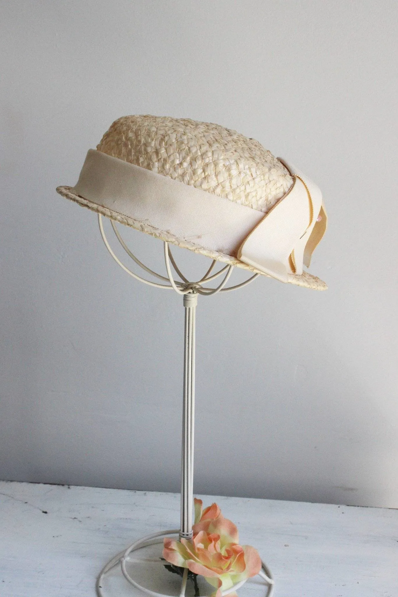 Vintage 1950s Straw Hat with Ivory Grosgrain Ribbon Trim and Hat Pin