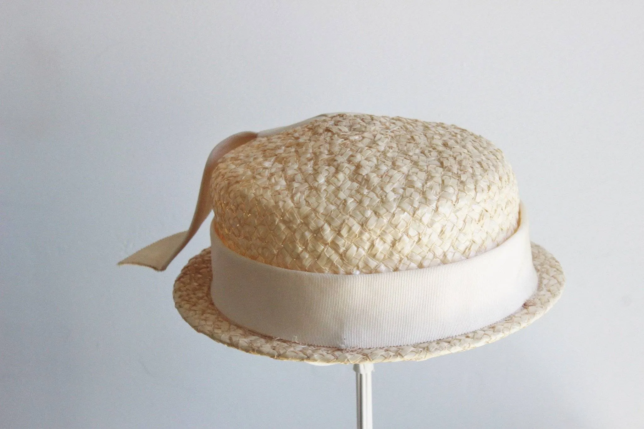 Vintage 1950s Straw Hat with Ivory Grosgrain Ribbon Trim and Hat Pin